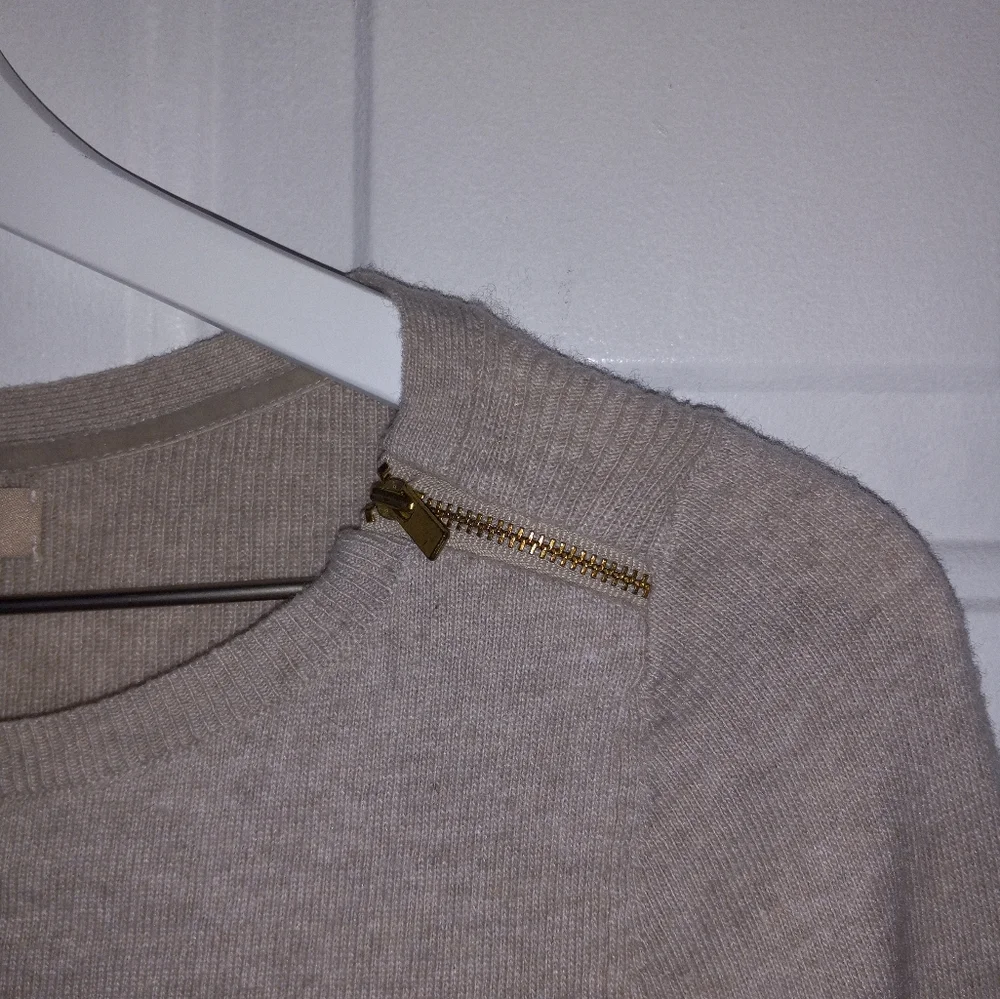 Touch of Cashmere Banana Republic oatmeal cream Sweater Small - Picture 3 of 8